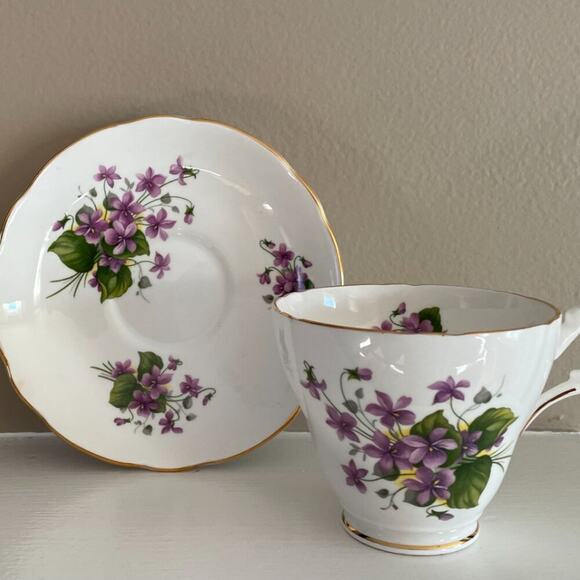 VTG Regency Bone China, England, Teacup & Saucer, Purple Floral, Gold Trim - Picture 5 of 8